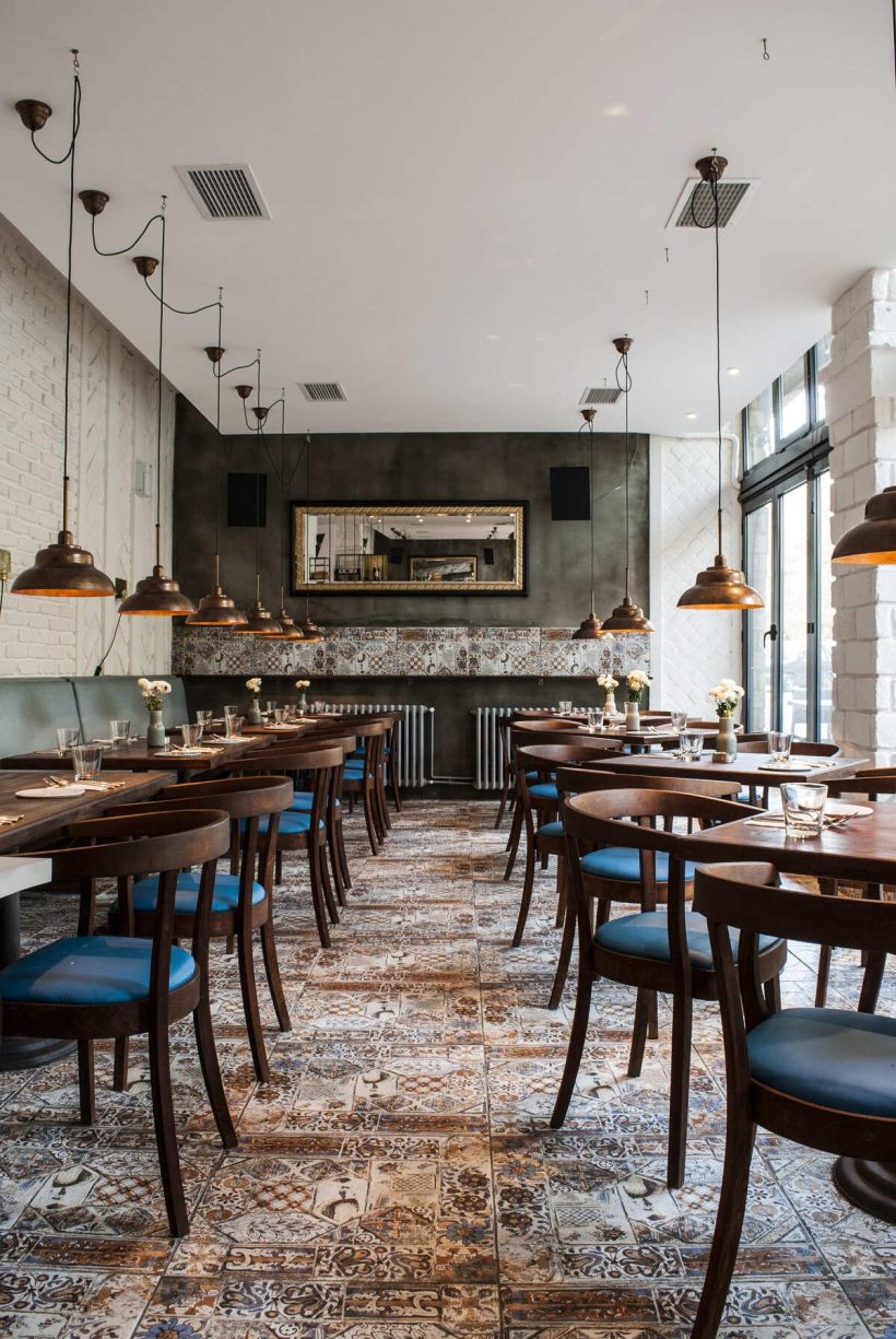 Homa-Bistrot-table-seating-3-Belgrade-Card